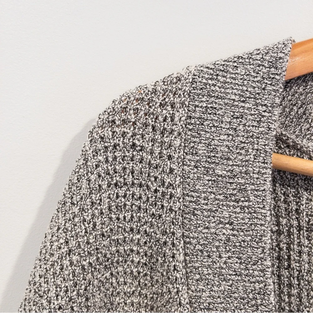 ASTR the Label Stephanie Surplice Neck Sweater Women's Size Large Heathered Gray